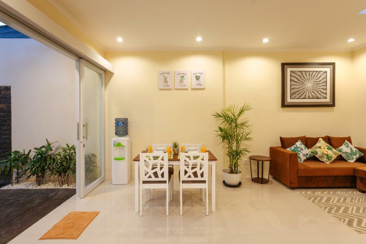 Villa Julie Seminyak Esterno foto