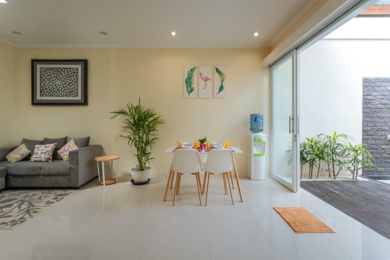 Villa Julie Seminyak Esterno foto
